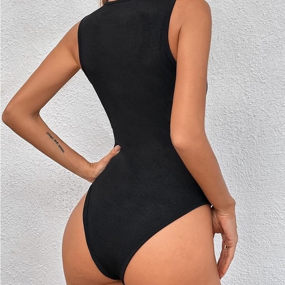 Princess Polly rib knit bodysuit - Picture 1 of 7